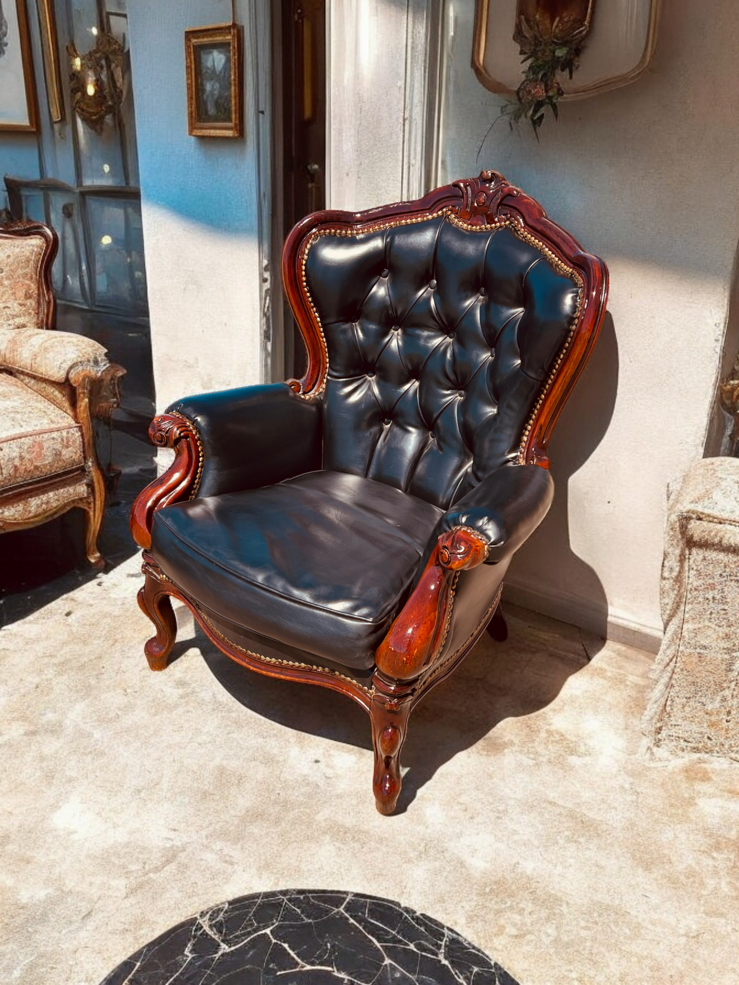 ✨ Un Tesoro de Elegancia Clásica: Sala Antigua de Ensueño ✨