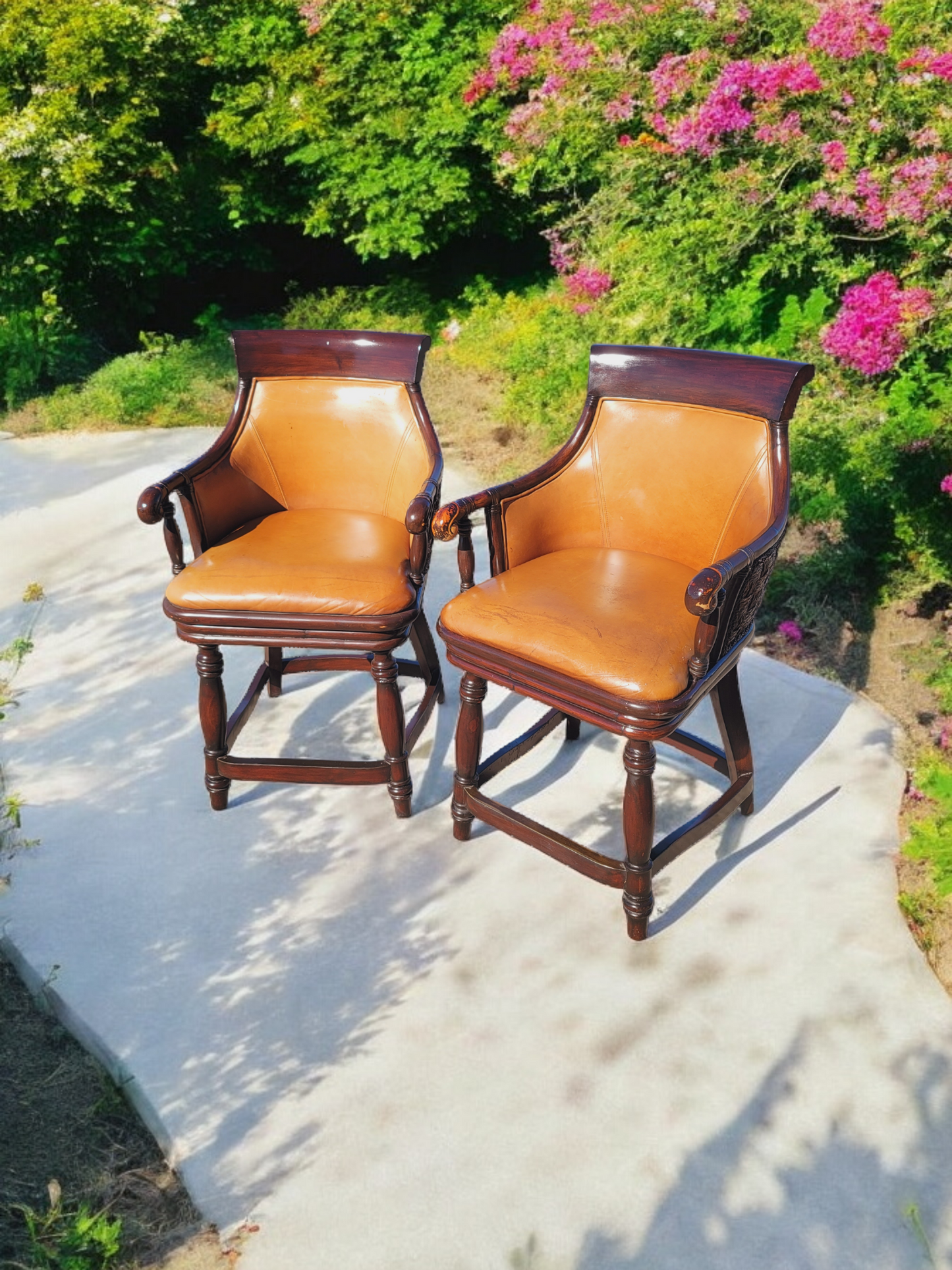 🏡🪑🪑🪑🪑 4 Bancos Tapizados En Piel! 🪑🪑🪑🪑🏡