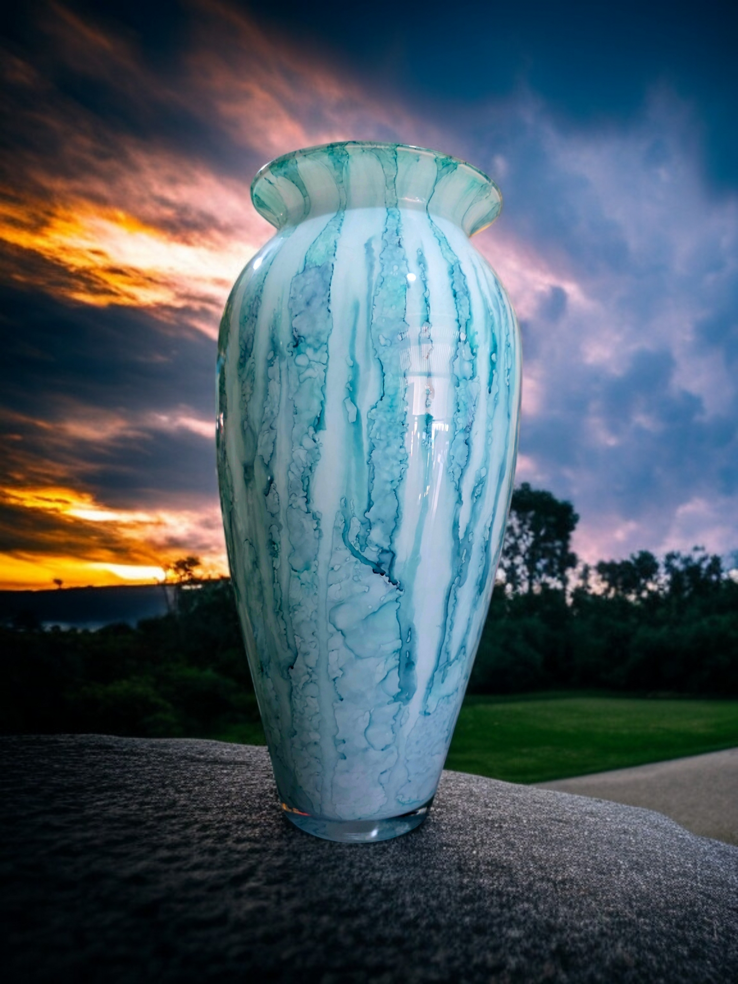 🌊 Jarrón de Cristal Soplado - destresa arteanal en Rosarito Antiques 🌊