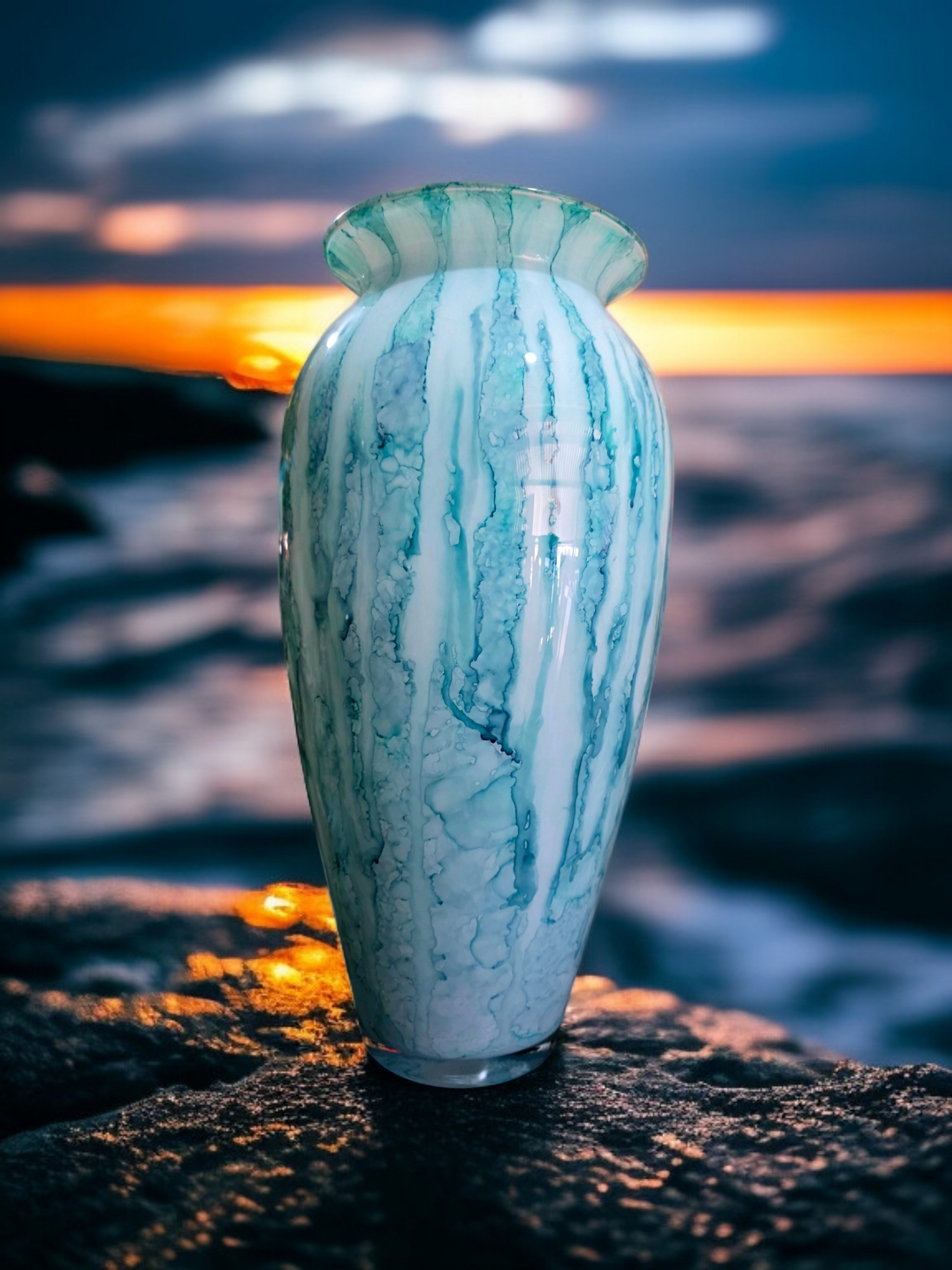 🌊 Jarrón de Cristal Soplado - destresa arteanal en Rosarito Antiques 🌊