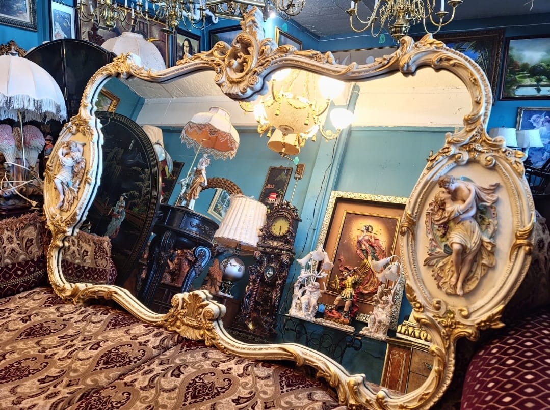 🩷Espejo Estilo Capo Del Monte Con Decoracion De Romeo Y Julieta En Porcelana Fina🩷