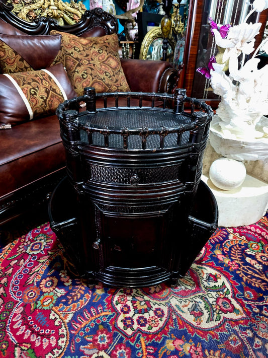 🪵✨ Revistero con Armario Lateral – Diseño Clásico de Seven Seas Hooker ✨🪵