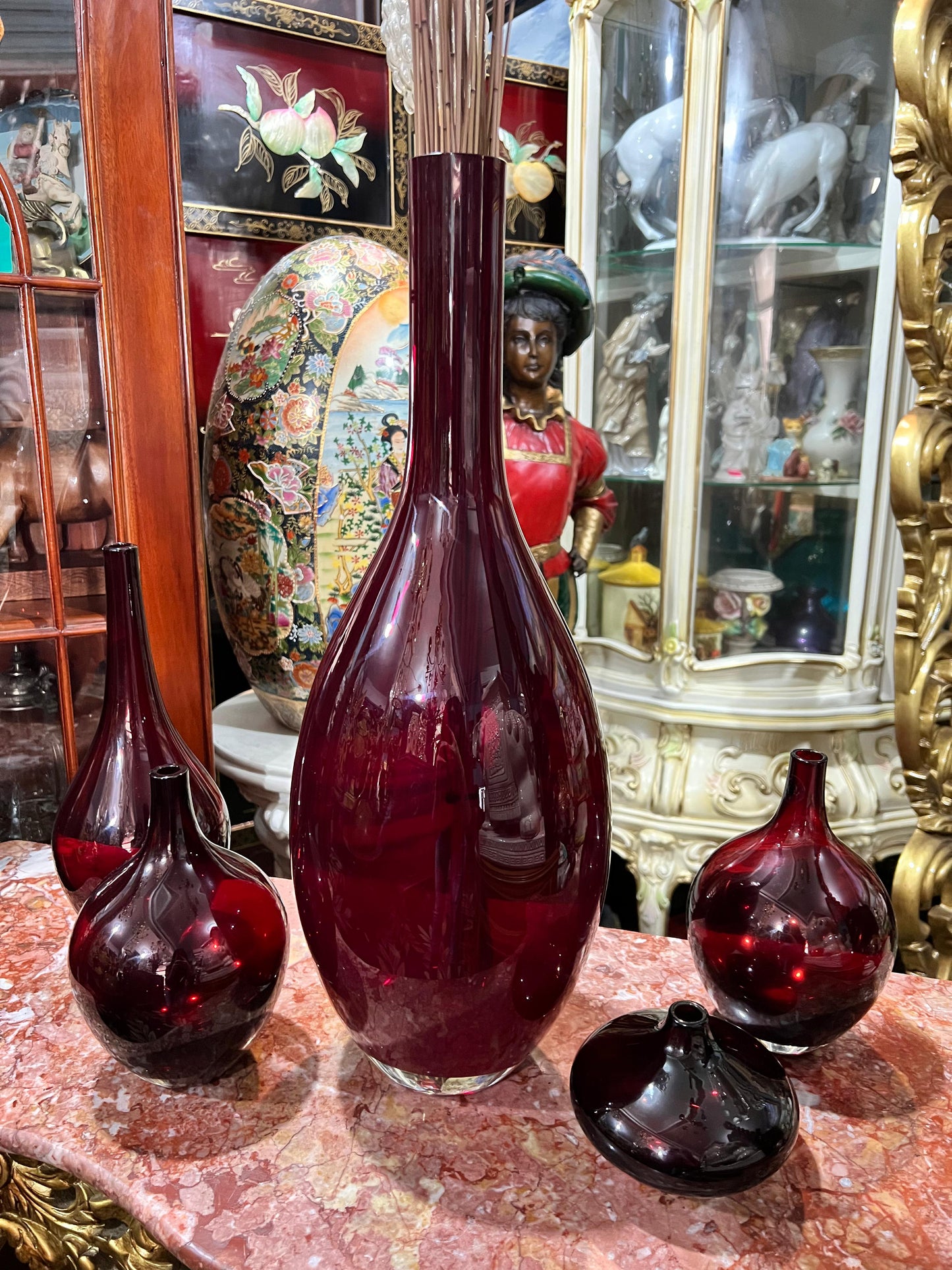 🕊️ Jarrones Rojos Rubí – Diseño Clásico Escandinavo que Ilumina tu Espacio 💎