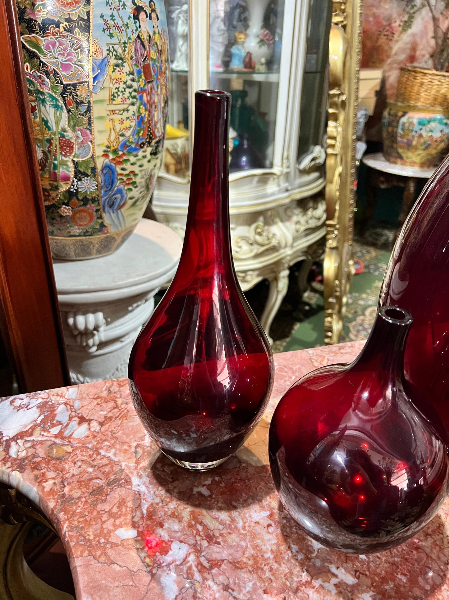 🕊️ Jarrones Rojos Rubí – Diseño Clásico Escandinavo que Ilumina tu Espacio 💎