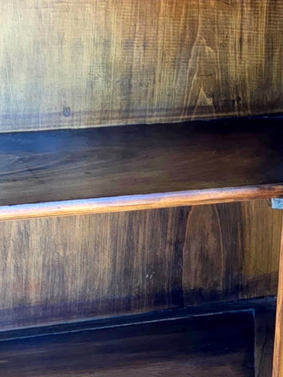 🔱🇮🇹 Comoda Italiana de Madera de Nogal – Arte y Elegancia en Cada Detalle 🇮🇹🔱
