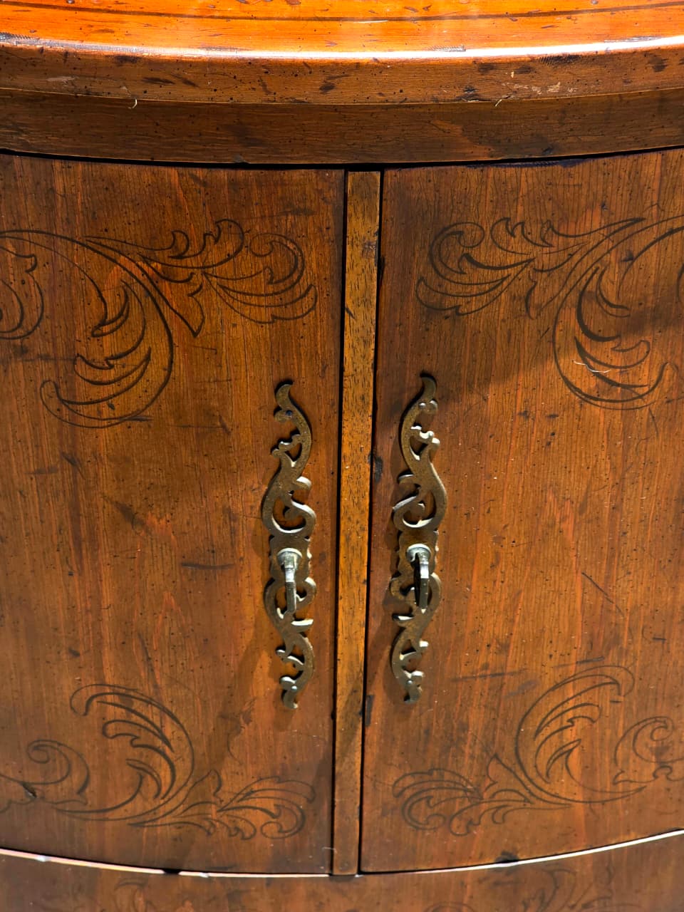🔱🇮🇹 Comoda Italiana de Madera de Nogal – Arte y Elegancia en Cada Detalle 🇮🇹🔱