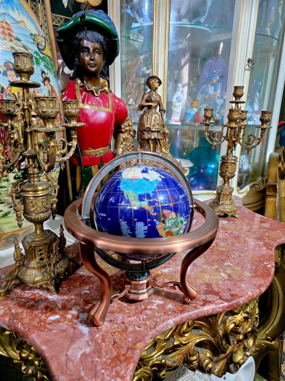 🌍 Globo Decorativo en Cobre – Elegancia Geográfica con Alma Clásica