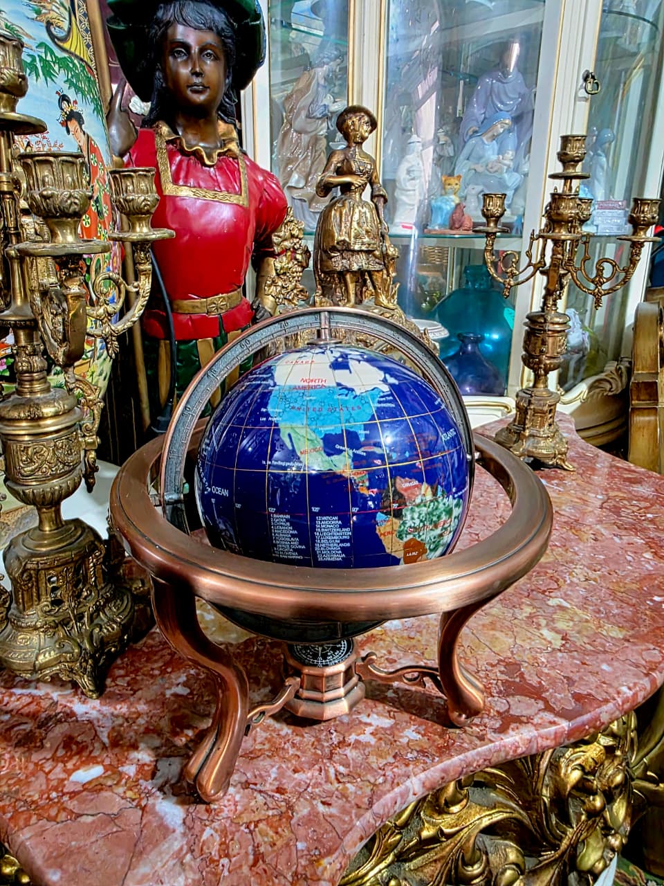 🌍 Globo Decorativo en Cobre – Elegancia Geográfica con Alma Clásica