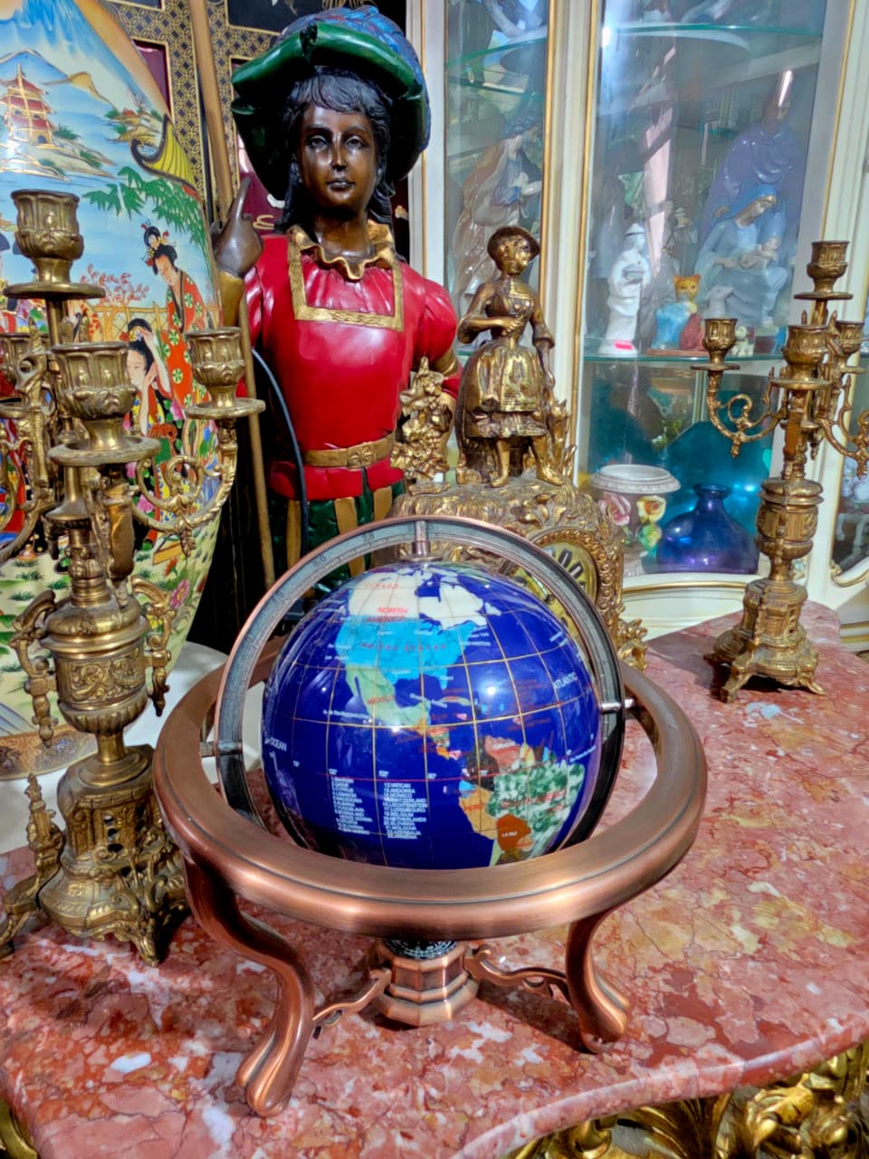 🌍 Globo Decorativo en Cobre – Elegancia Geográfica con Alma Clásica