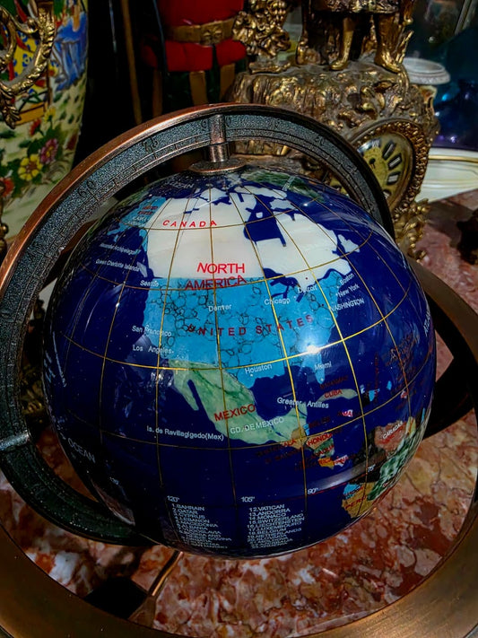 🌍 Globo Decorativo en Cobre – Elegancia Geográfica con Alma Clásica