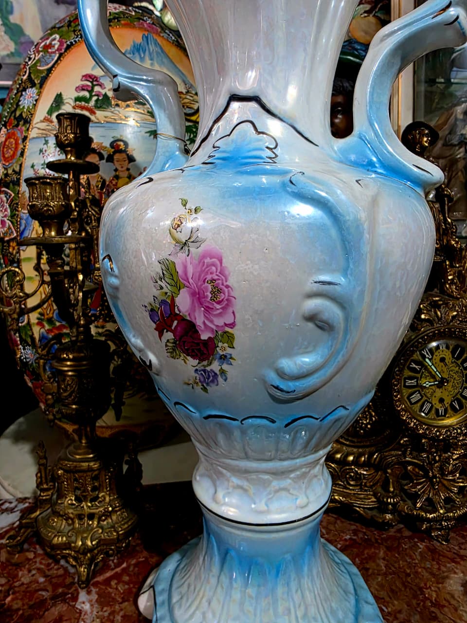 🌺🌼🏺 Jarrón de Porcelana Fina – Elegancia Clásica y Detalle Floral🏺🌼🌺