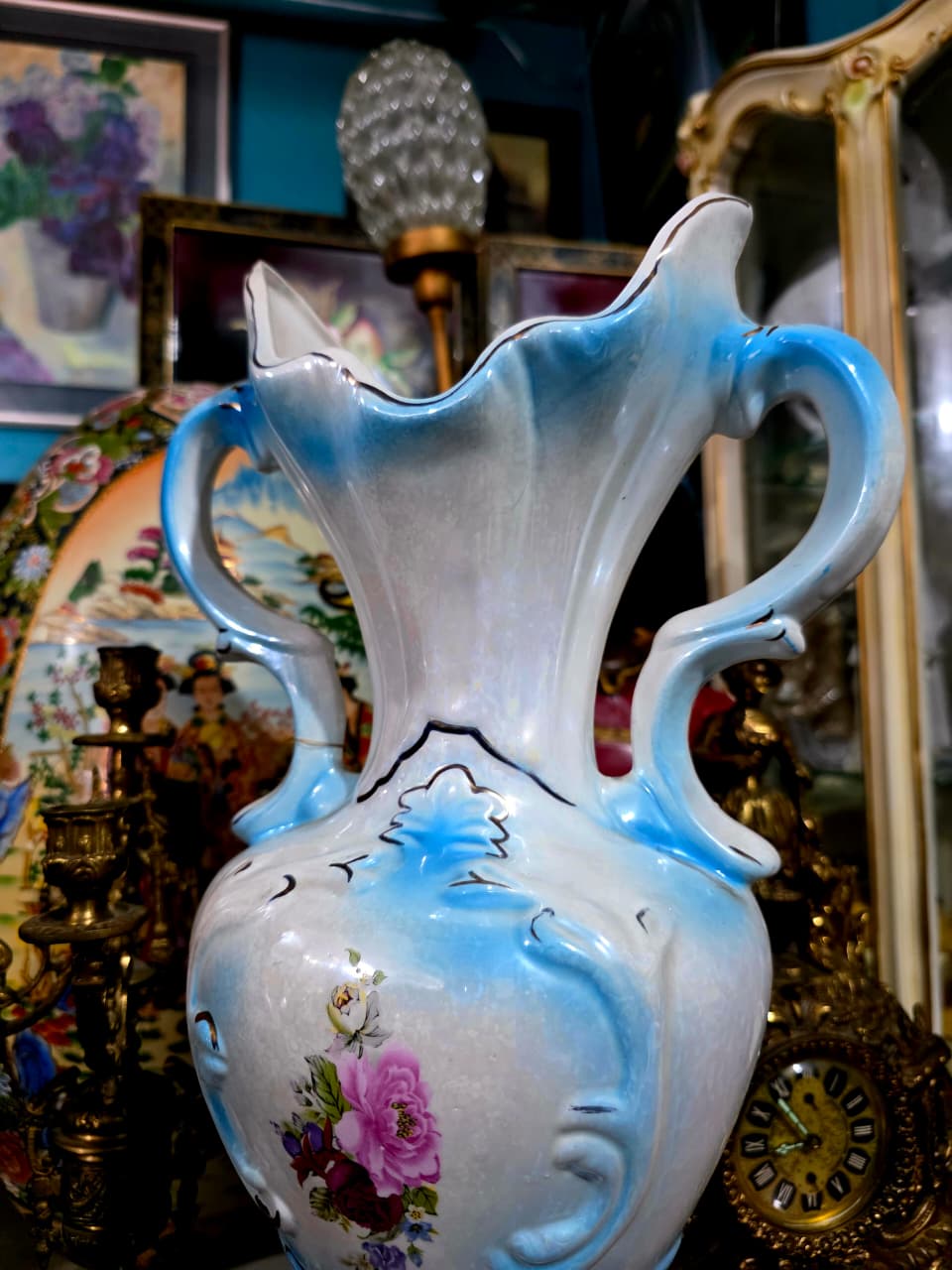 🌺🌼🏺 Jarrón de Porcelana Fina – Elegancia Clásica y Detalle Floral🏺🌼🌺