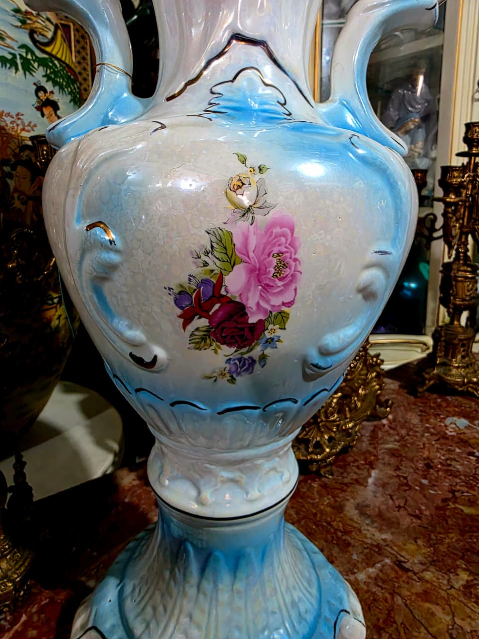 🌺🌼🏺 Jarrón de Porcelana Fina – Elegancia Clásica y Detalle Floral🏺🌼🌺