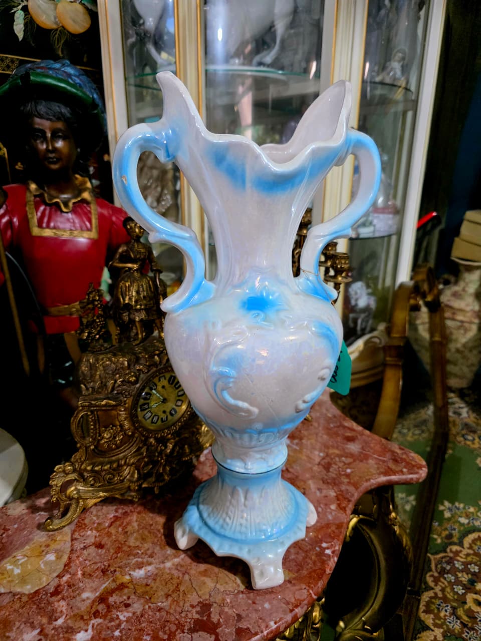 🌺🌼🏺 Jarrón de Porcelana Fina – Elegancia Clásica y Detalle Floral🏺🌼🌺