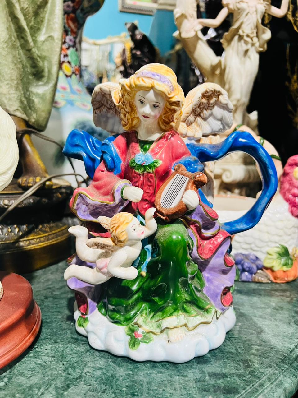 🎄 Jarra de Porcelana Fina con Figuras Angelicales – Vintage Navidad, 22 cm de Alto 🕊️