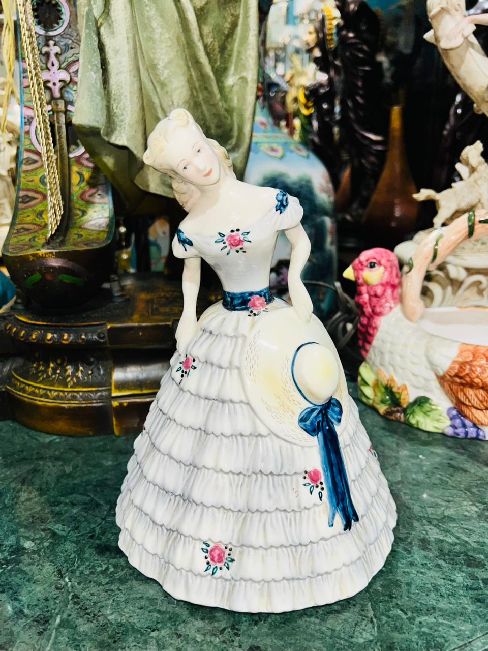 🌺🌸 Figura de Porcelana Fina – “Southern Belle” por Peggy Porcher para Goldscheider, 1950 🕊️🌺