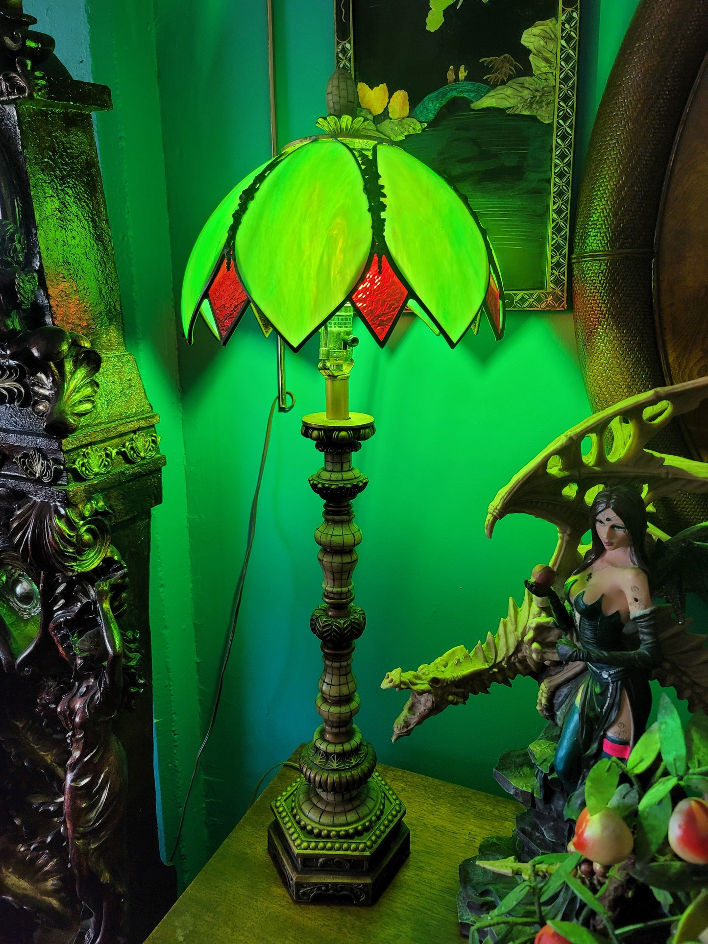 💡Lampara de Vitral con Base Alta: Arte Luminoso y Sofisticación Atemporal💡