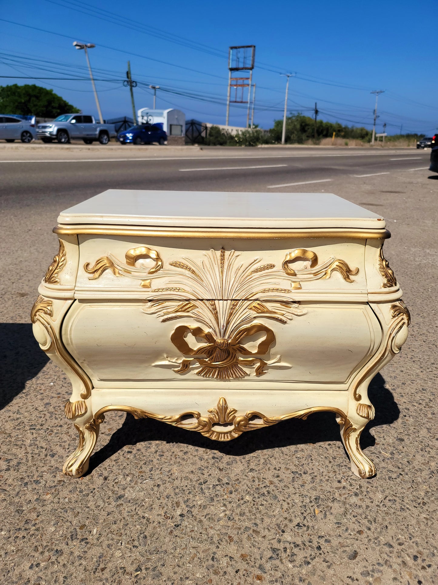 🏰🇫🇷 Pair of French Provincial Style Bombes, Vintage 1970s! 🇫🇷🏰