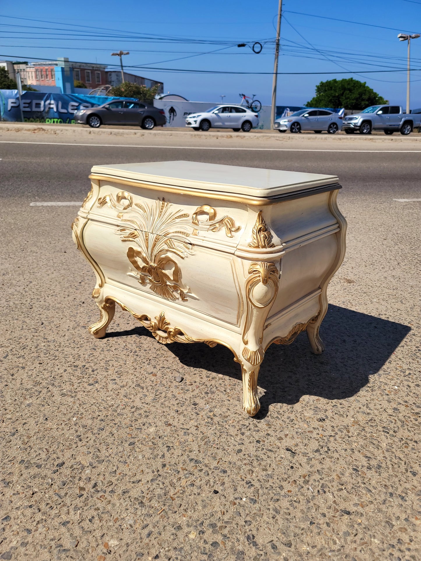 🏰🇫🇷 Pair of French Provincial Style Bombes, Vintage 1970s! 🇫🇷🏰