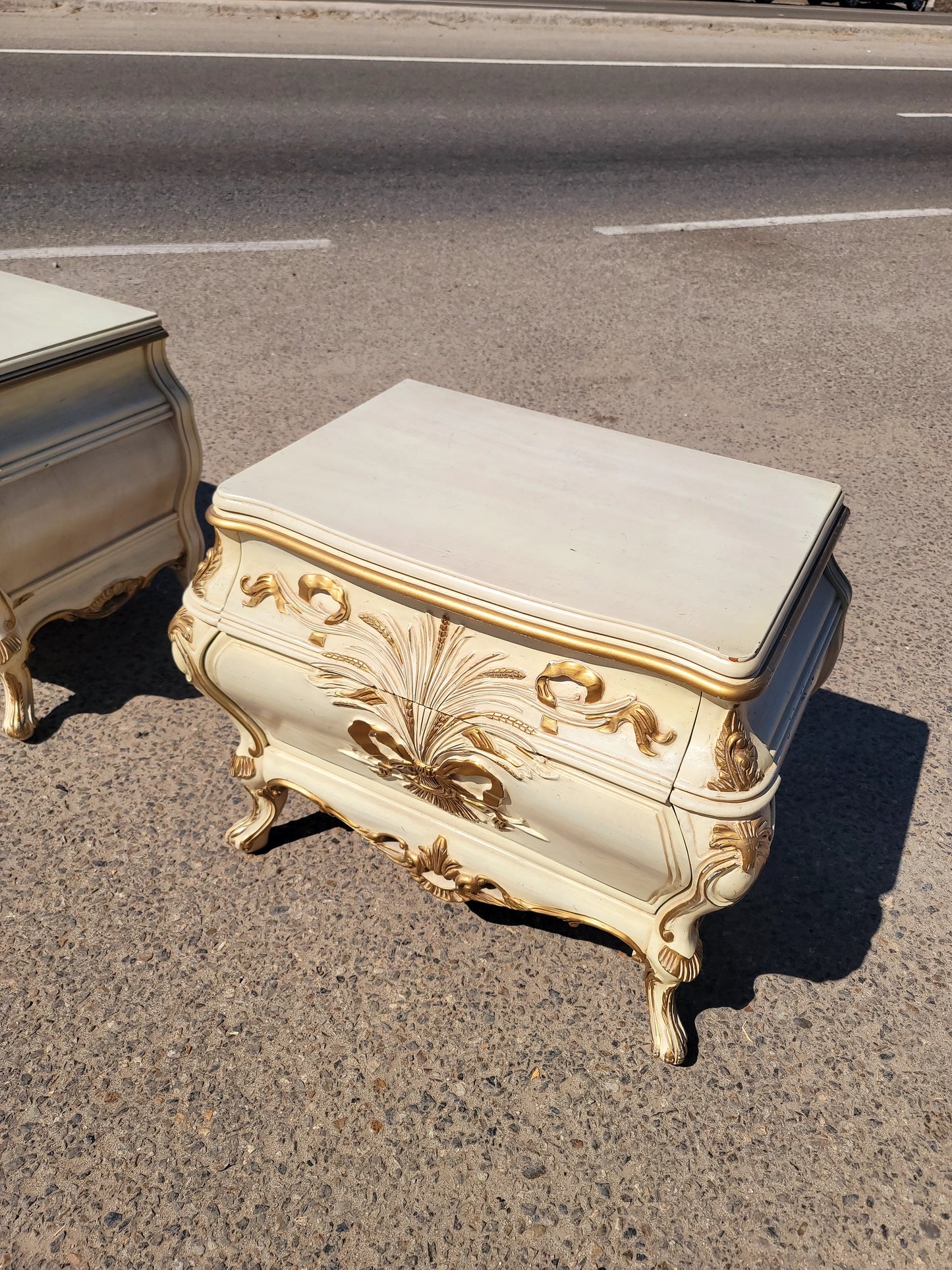 🏰🇫🇷 Pair of French Provincial Style Bombes, Vintage 1970s! 🇫🇷🏰
