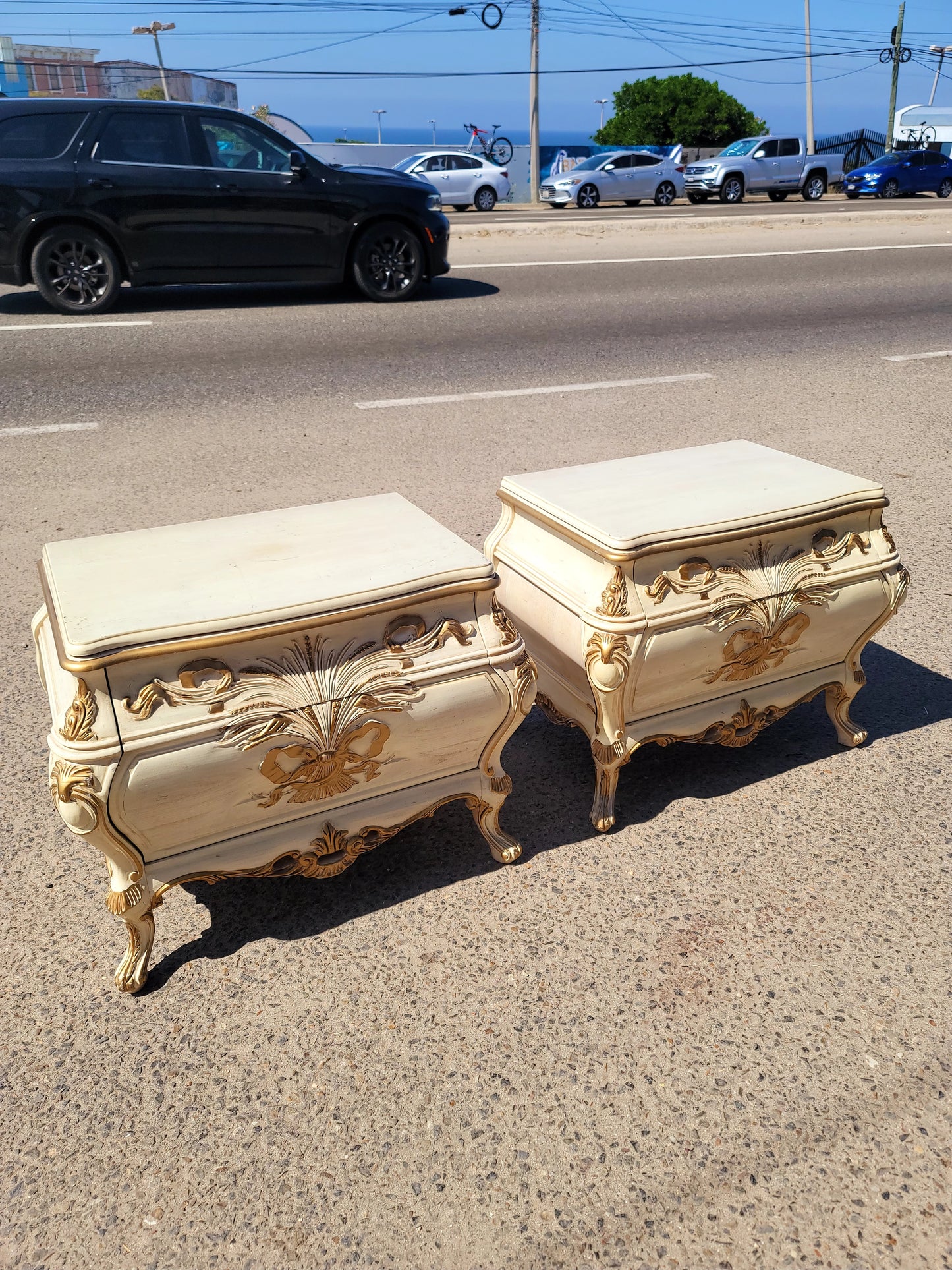 🏰🇫🇷 Pair of French Provincial Style Bombes, Vintage 1970s! 🇫🇷🏰
