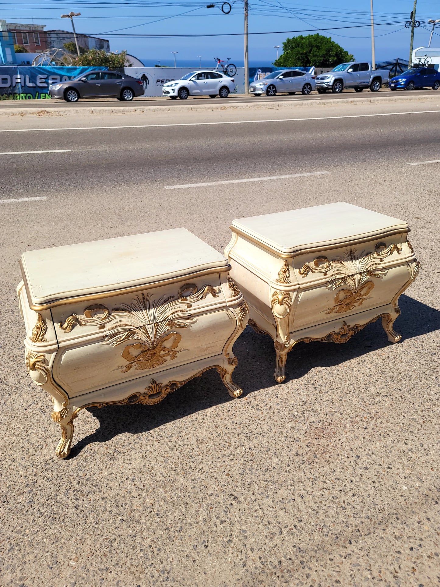 🏰🇫🇷 Pair of French Provincial Style Bombes, Vintage 1970s! 🇫🇷🏰