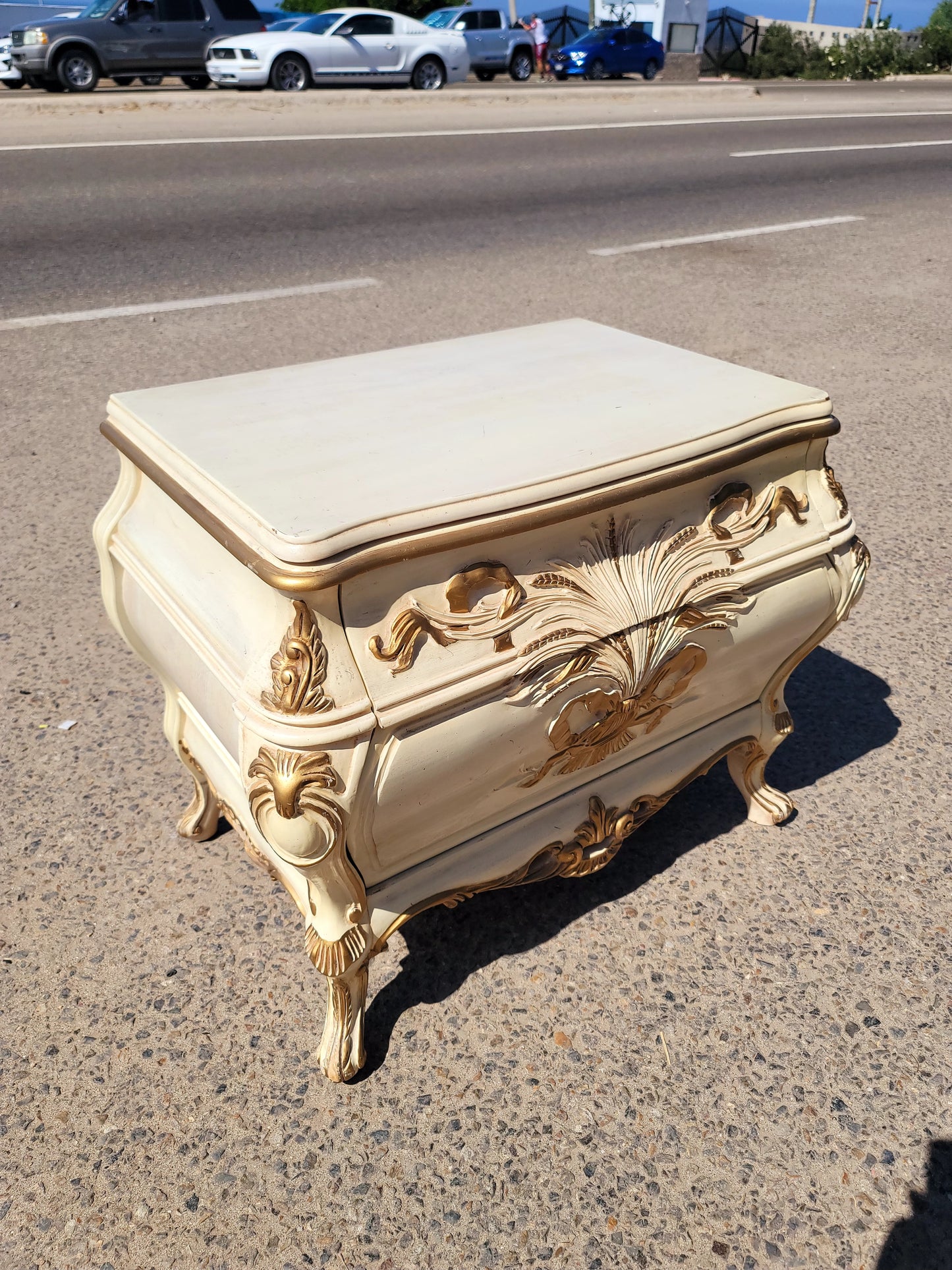 🏰🇫🇷 Pair of French Provincial Style Bombes, Vintage 1970s! 🇫🇷🏰