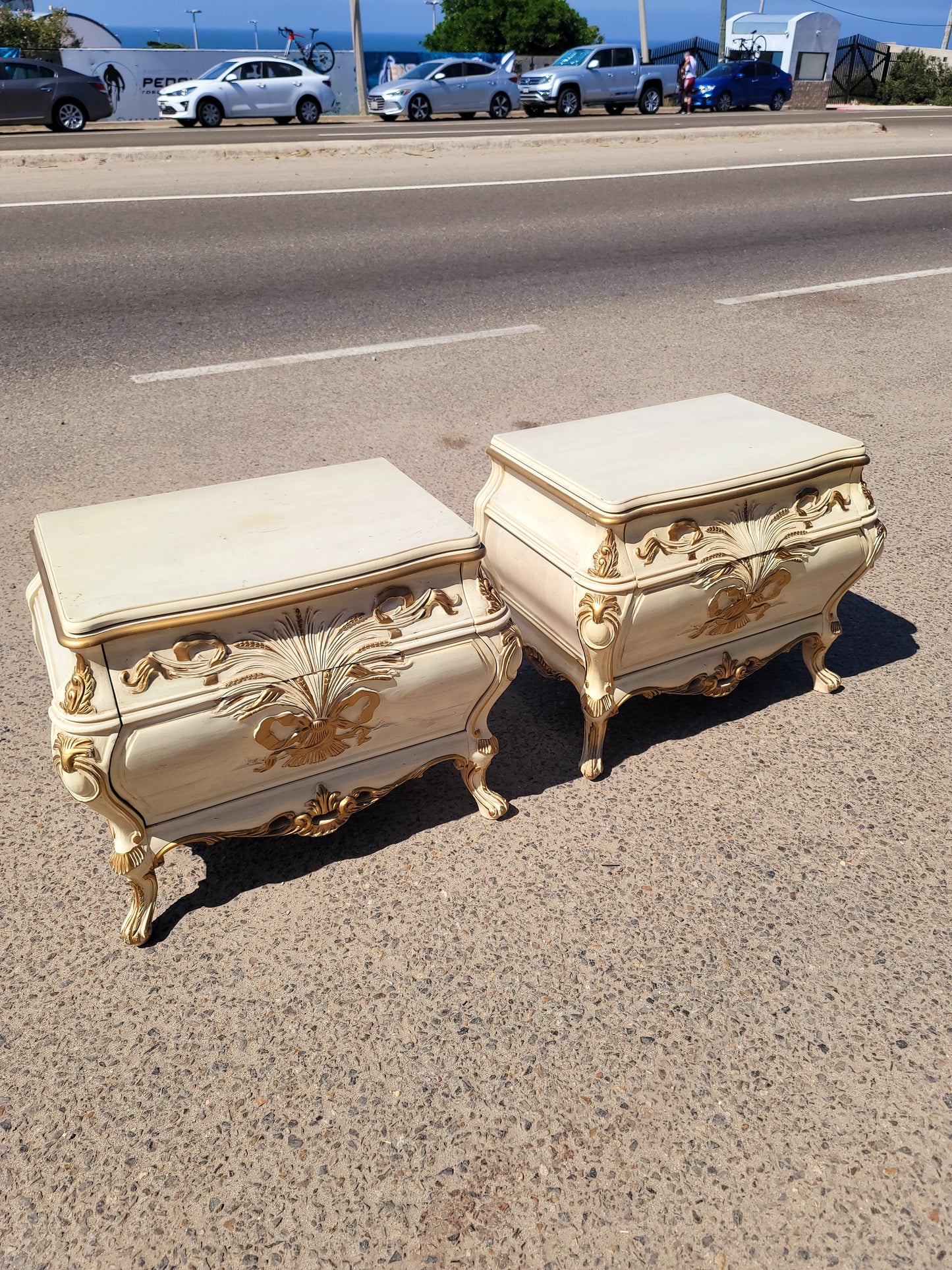 🏰🇫🇷 Pair of French Provincial Style Bombes, Vintage 1970s! 🇫🇷🏰
