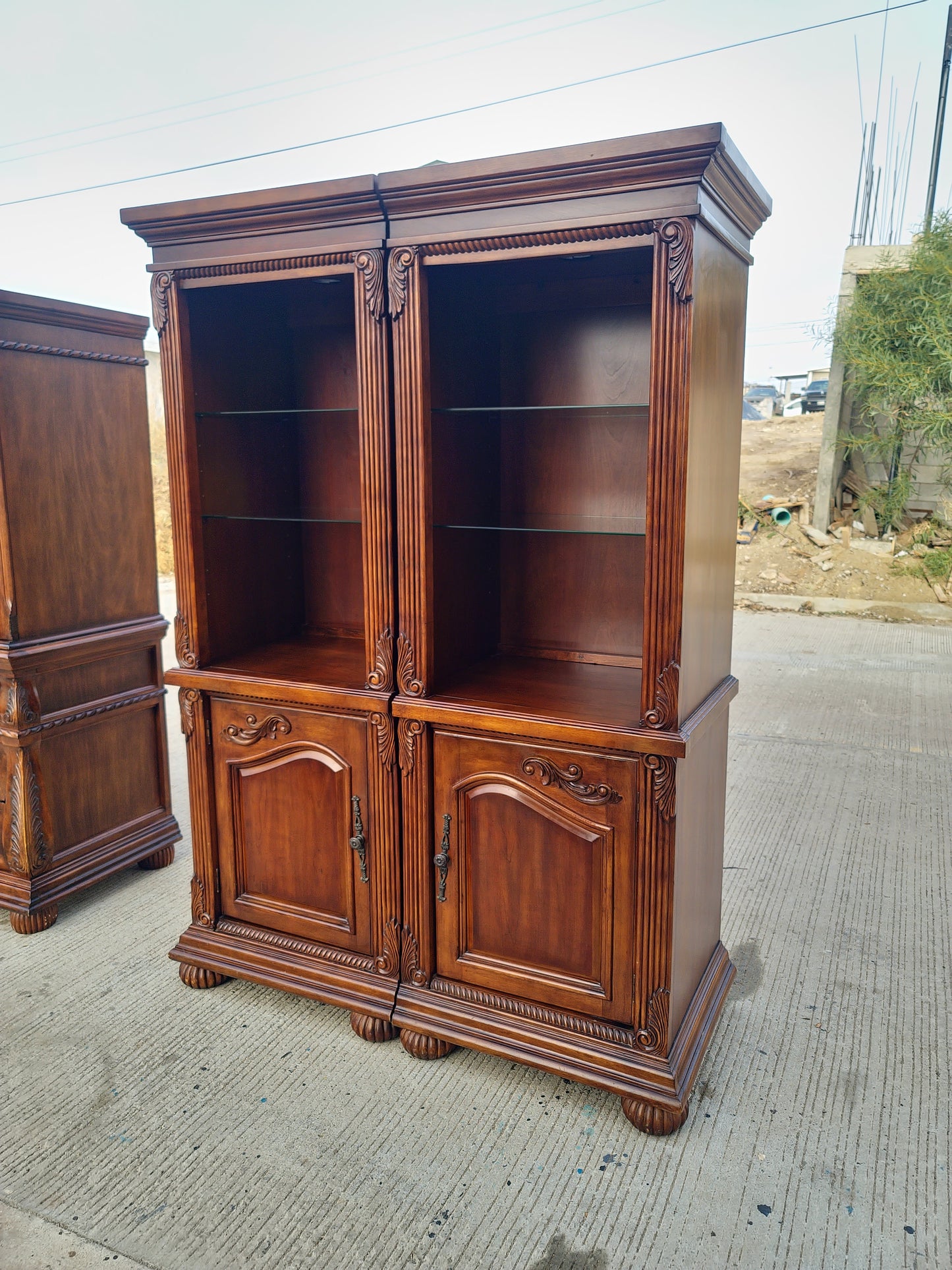 ✨📚 Elegant 2-Piece Colonial Bookcase at Rosarito Antiques 📚✨