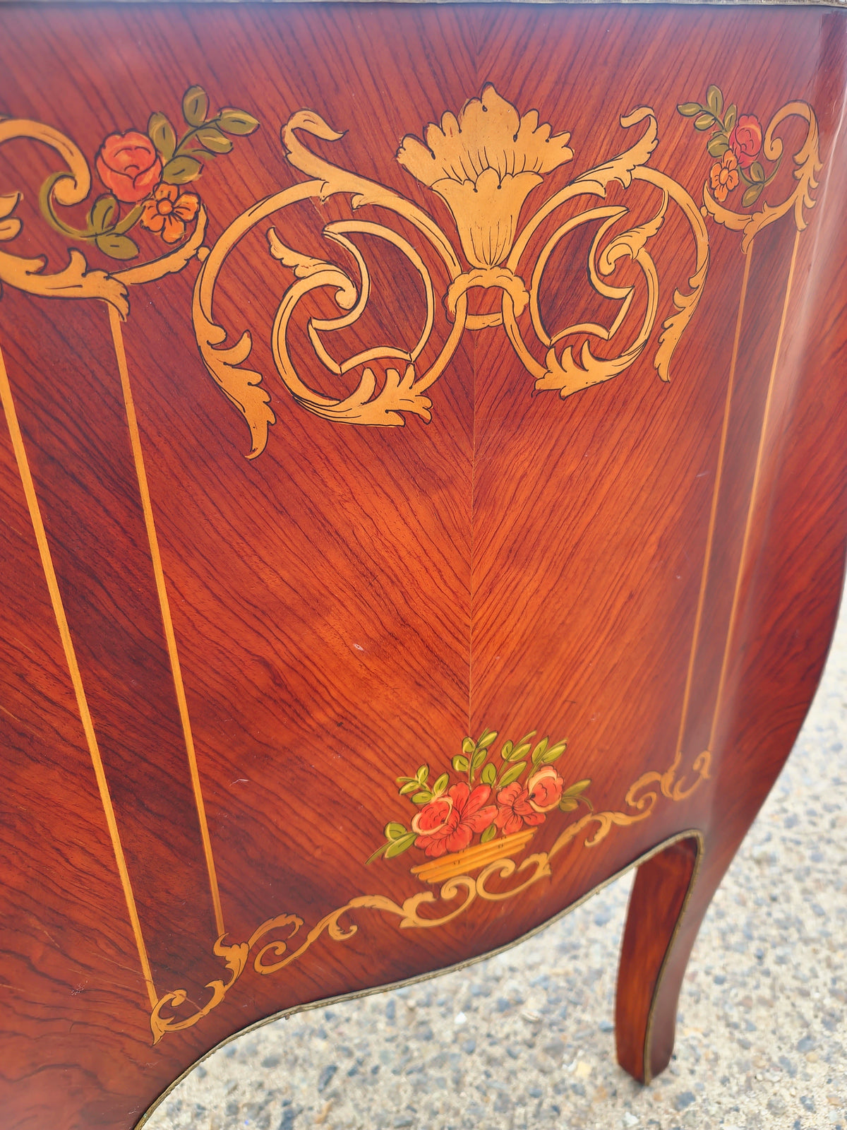 Exquisita Vitrina Francesa de Epoca | Disponible en Rosarito Antiques 🇫🇷