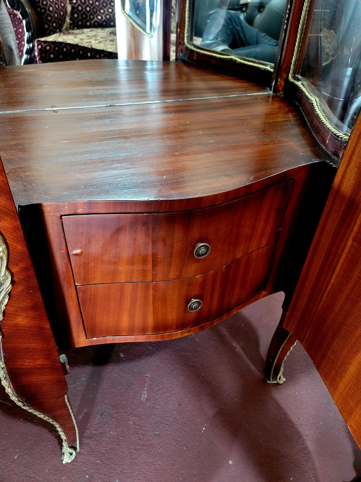 Exquisita Vitrina Francesa de Epoca | Disponible en Rosarito Antiques 🇫🇷