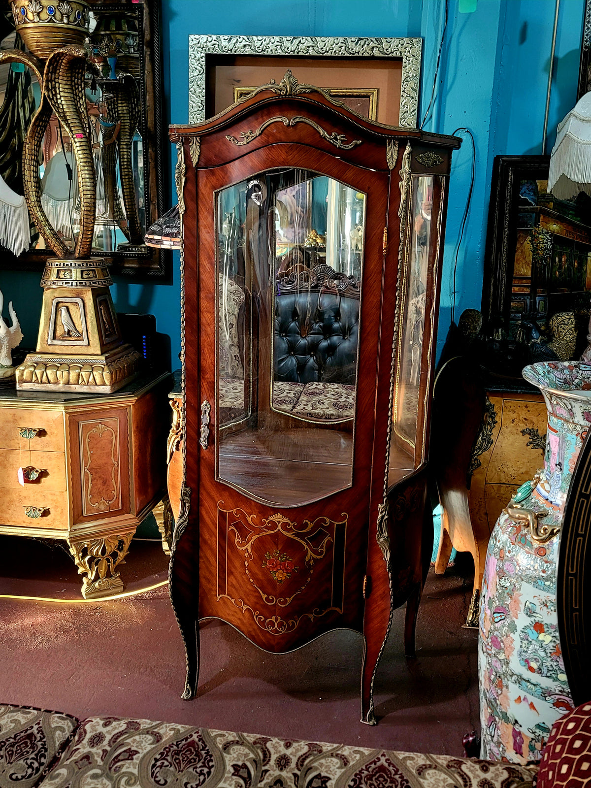Exquisita Vitrina Francesa de Epoca | Disponible en Rosarito Antiques 🇫🇷