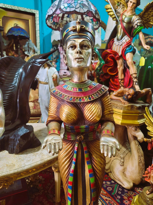 Egyptian Sculpture Egyptian Queen's Servant: A Work of Functional Art⚖️