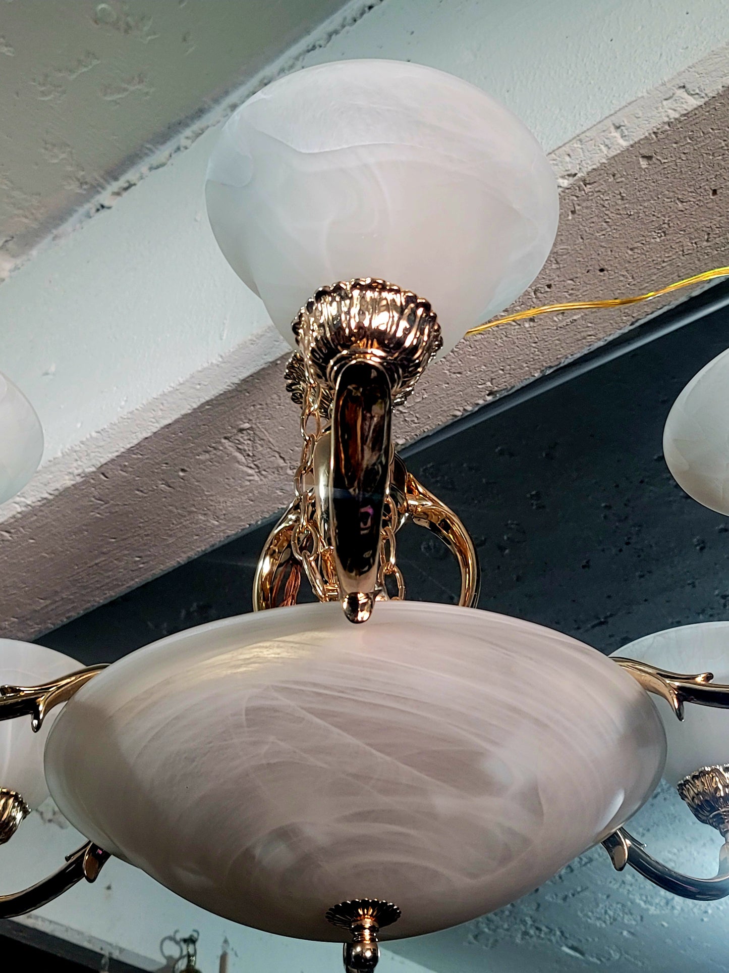 🔱🌟Brilliant: 12-Armed Brass Chandelier 🌟🔱