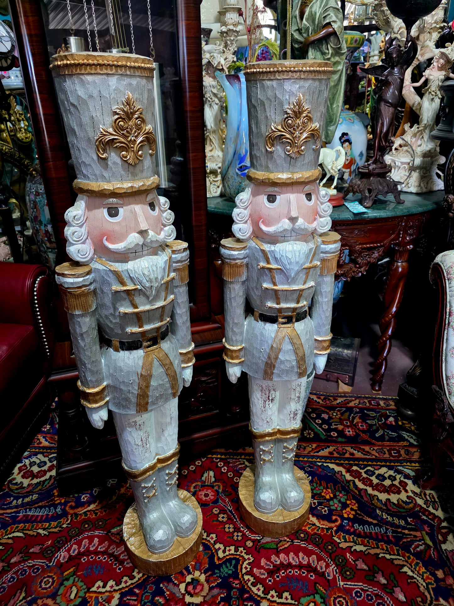 🎄❄️🎄 Soldados Navideños de Resina Fundida – Elegancia Festiva en Gran Escala 🎄❄️🎄