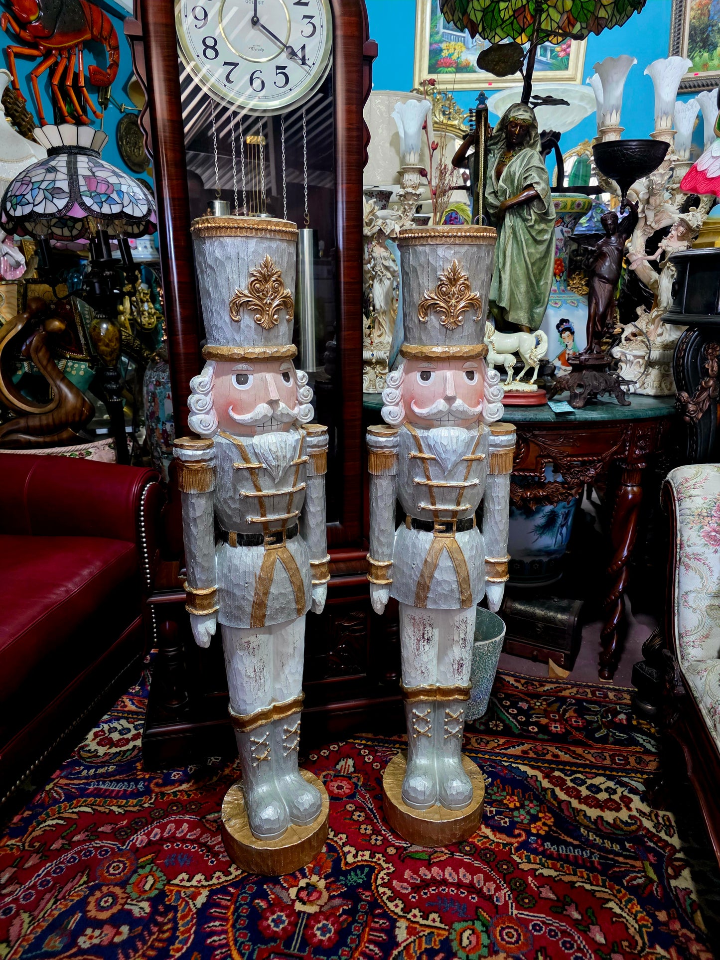 🎄❄️🎄 Soldados Navideños de Resina Fundida – Elegancia Festiva en Gran Escala 🎄❄️🎄
