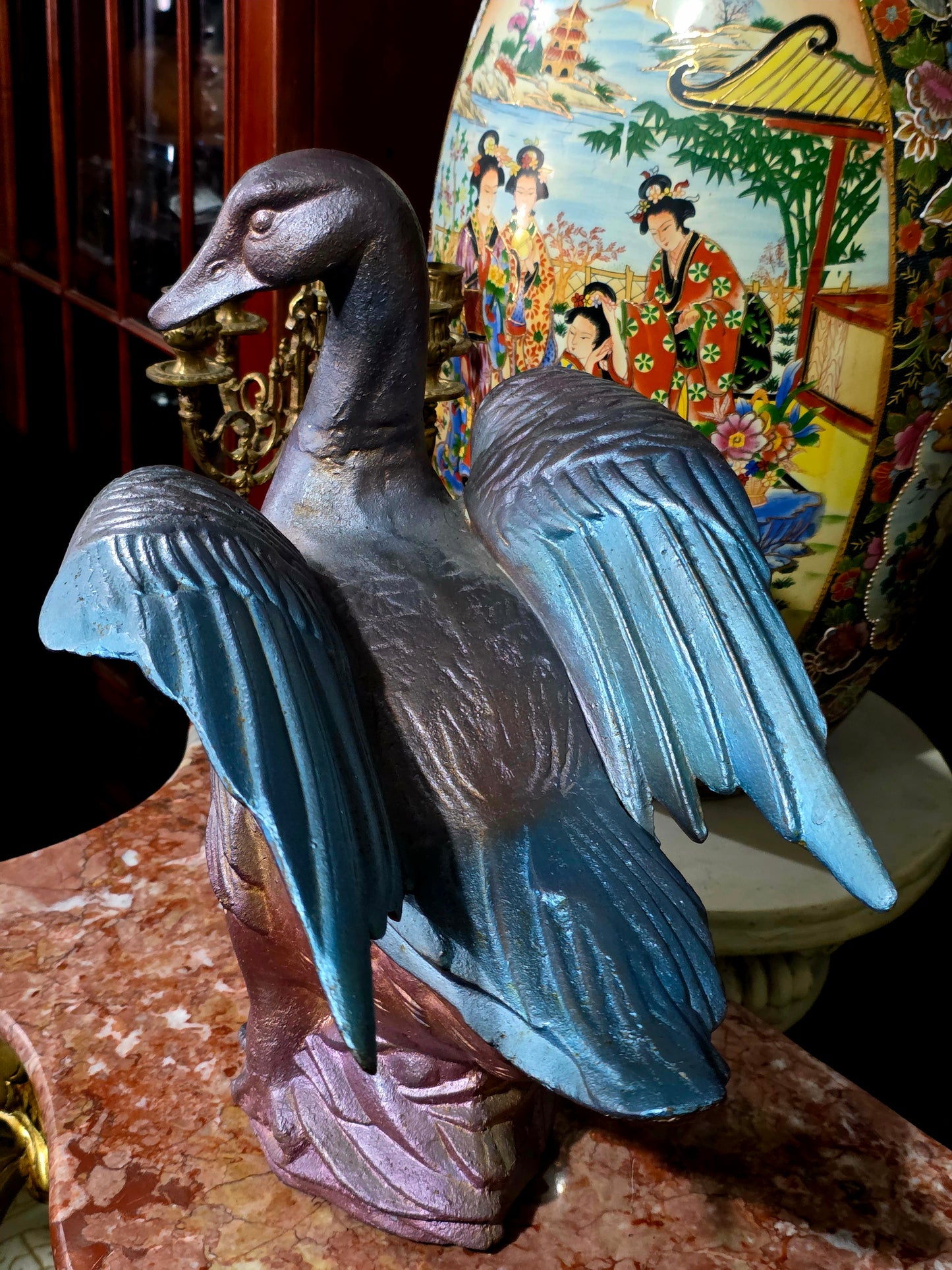 🦢 Escultura de Ave en Hierro Fundido – Elegancia y Fuerza Atemporal🦢