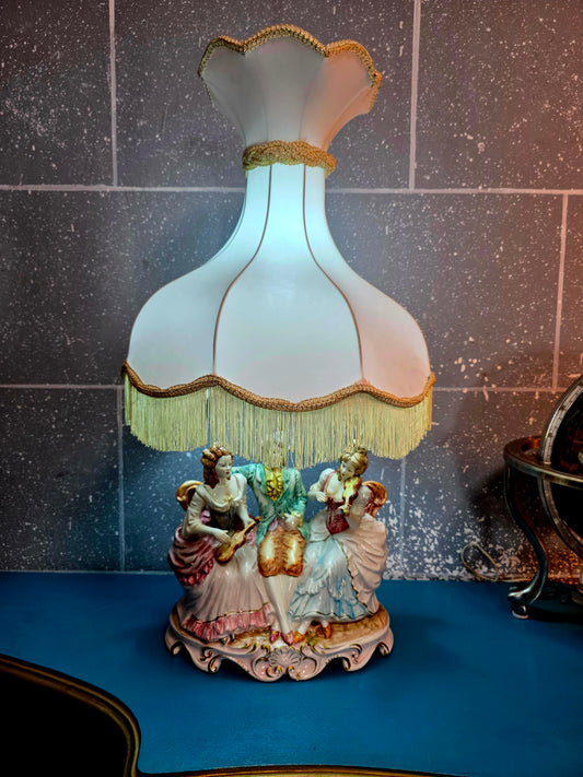 🌸Lampara de Porcelana Fina Capodimonte – Escena Musical Clásica🌸