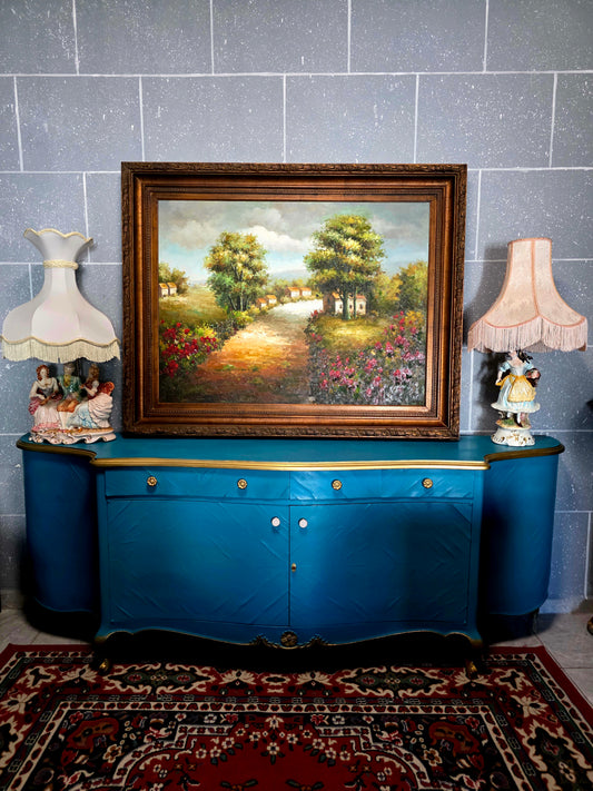 🌿¡Bufetero Antiguo: Una Obra de Elegancia Disponible en Rosarito Antiques!🌿