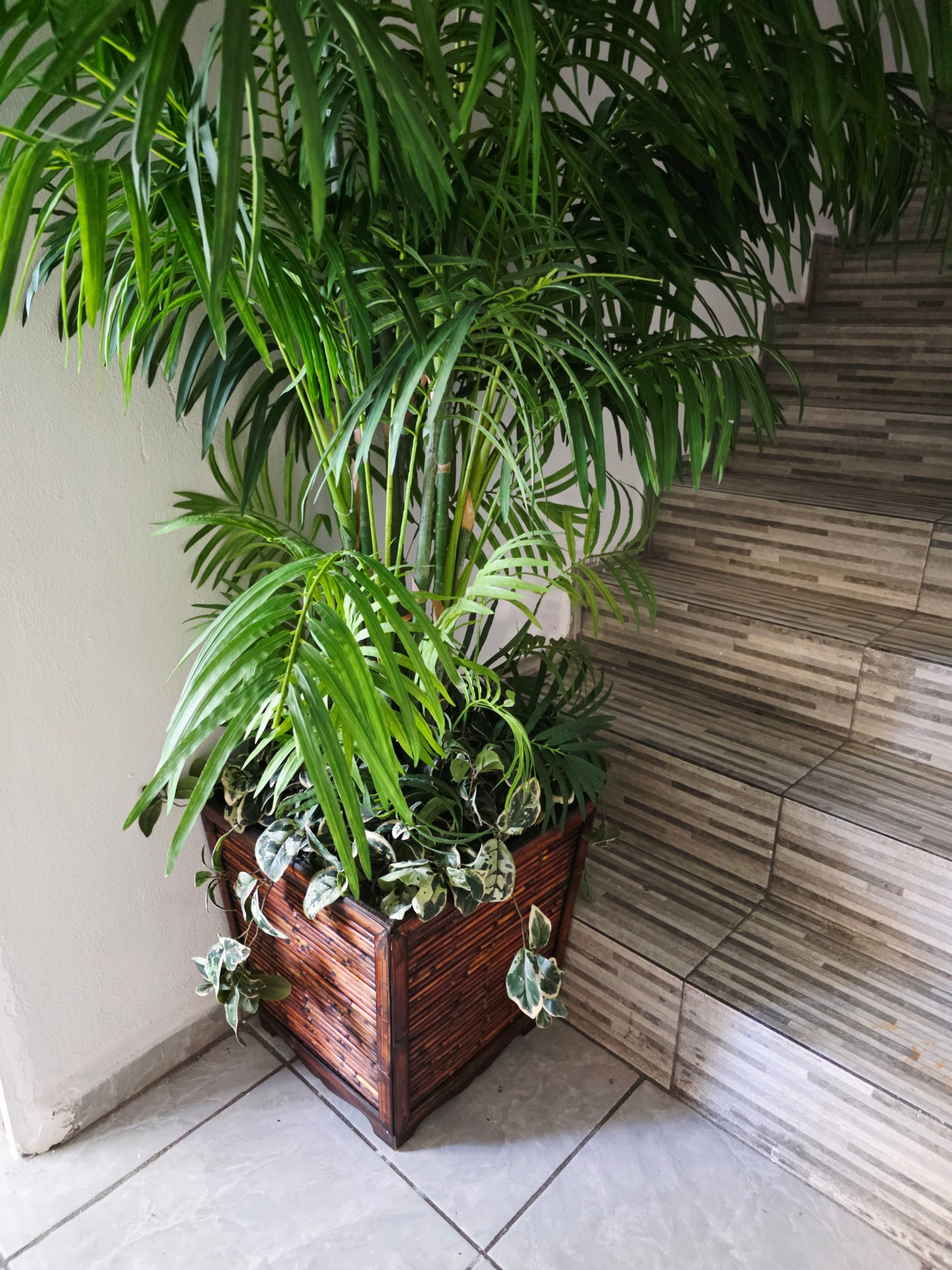🌿 Par de Palmeras Artificiales Areca – Elegancia Tropical Atemporal 🌿