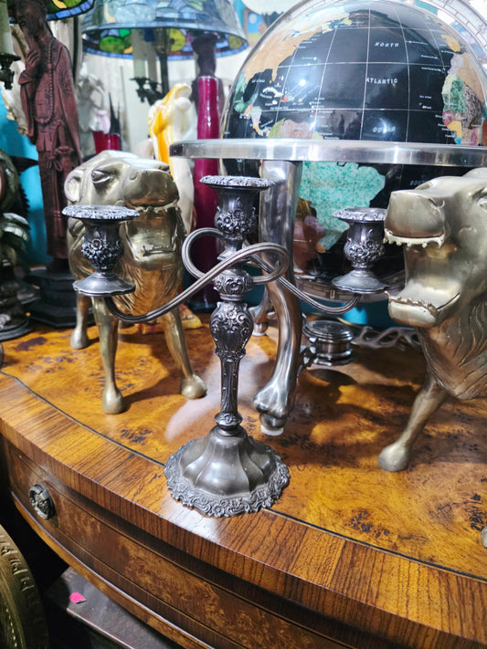 🔥🕯️🔥Candelabro Vintage de Metal Plateado de 3 apliques🔥🕯️🔥