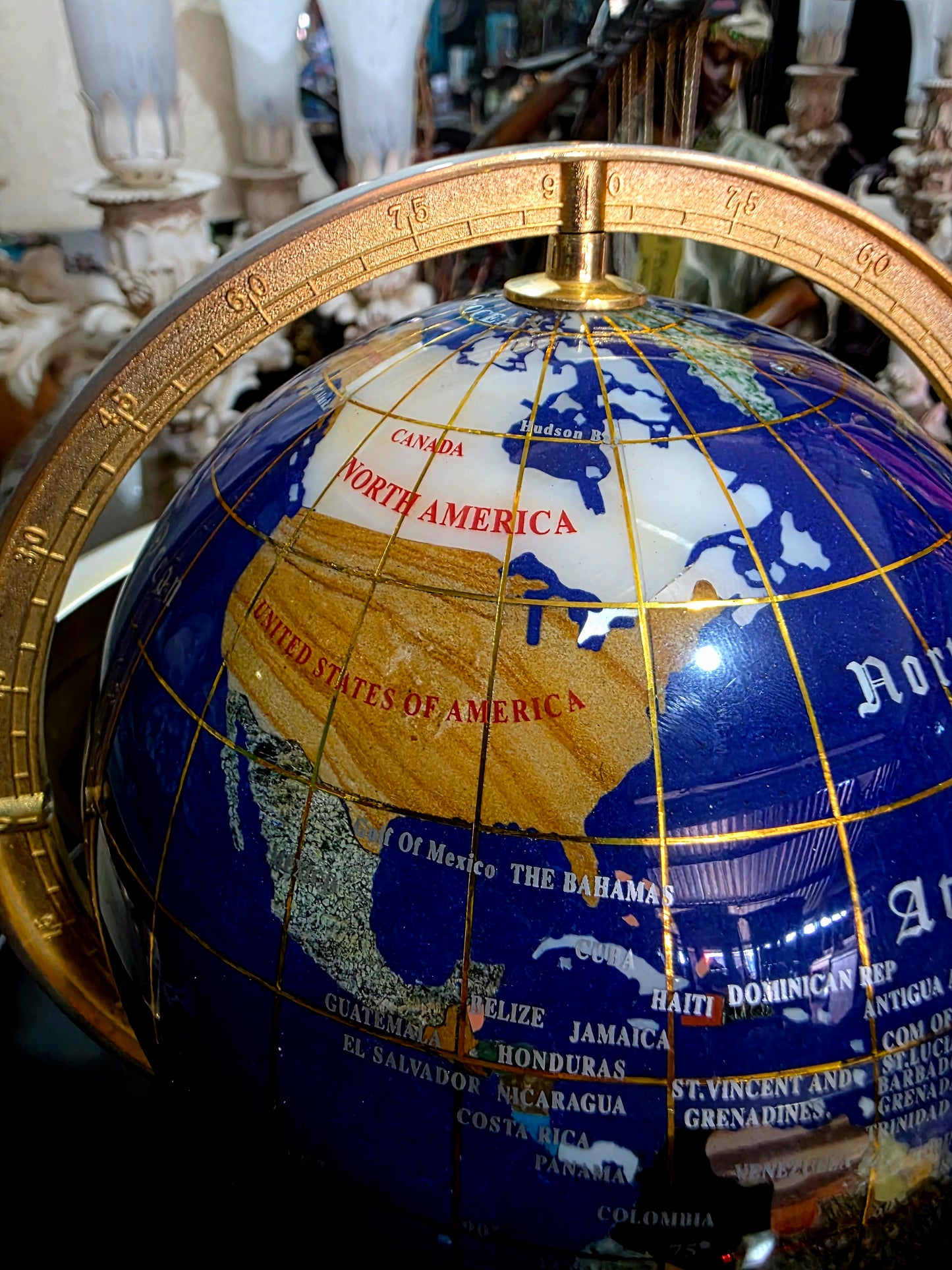 🌍 Globo Decorativo en Cobre – Elegancia Geográfica con Alma Clásica