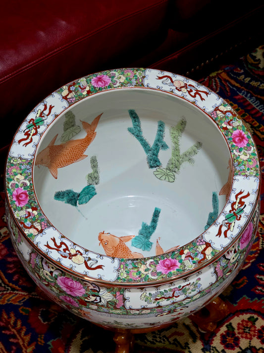 ✨ Floral Chinoiserie Koi Planter – Porcelana Imperial de la Dinastía Qing ✨