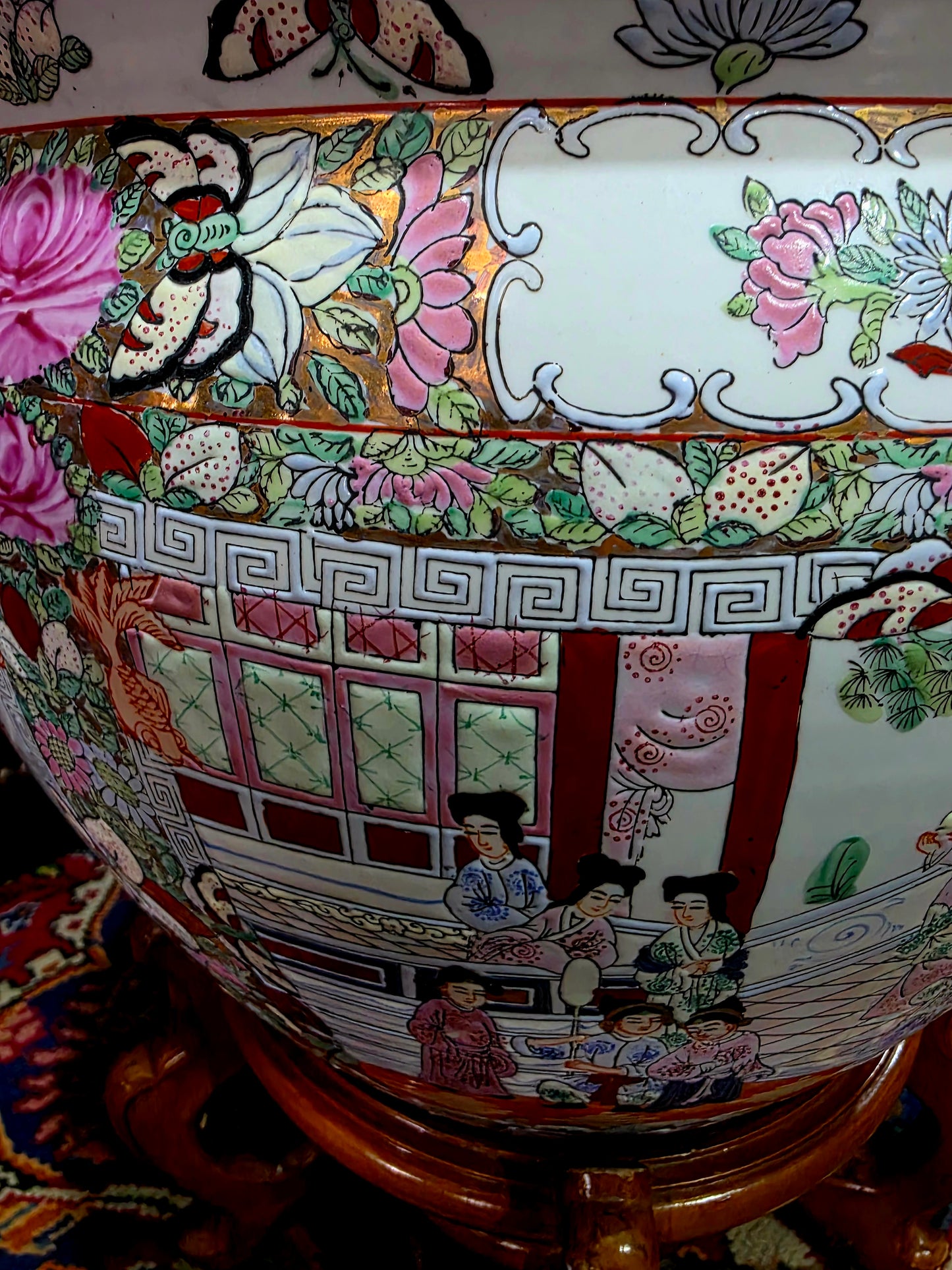 ✨ Floral Chinoiserie Koi Planter – Porcelana Imperial de la Dinastía Qing ✨