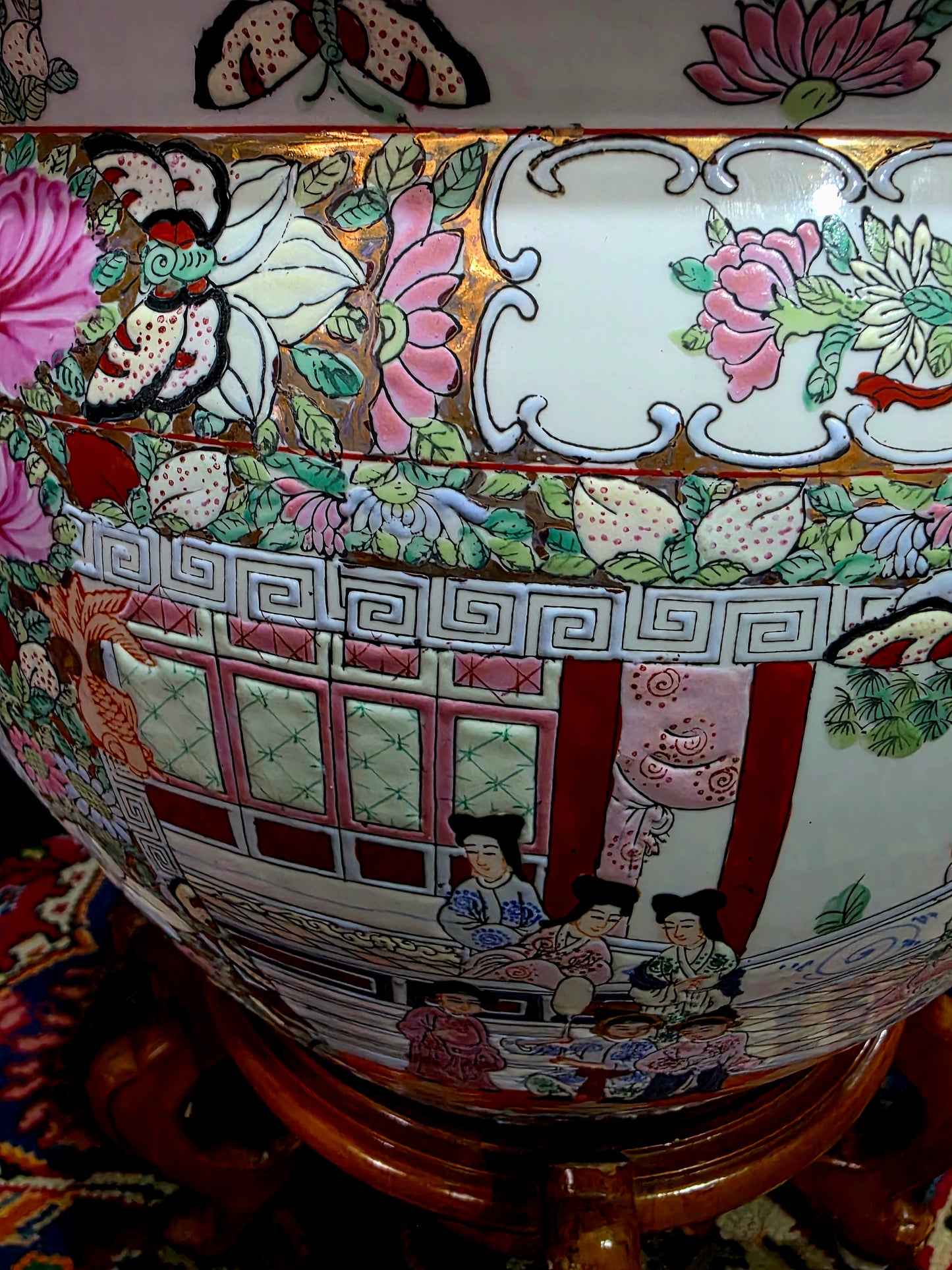 ✨ Floral Chinoiserie Koi Planter – Porcelana Imperial de la Dinastía Qing ✨