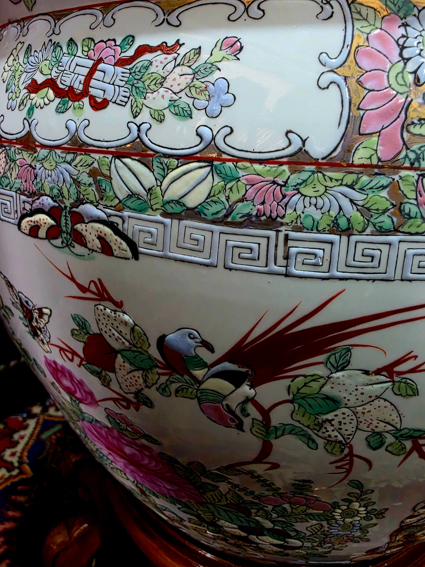 ✨ Floral Chinoiserie Koi Planter – Porcelana Imperial de la Dinastía Qing ✨