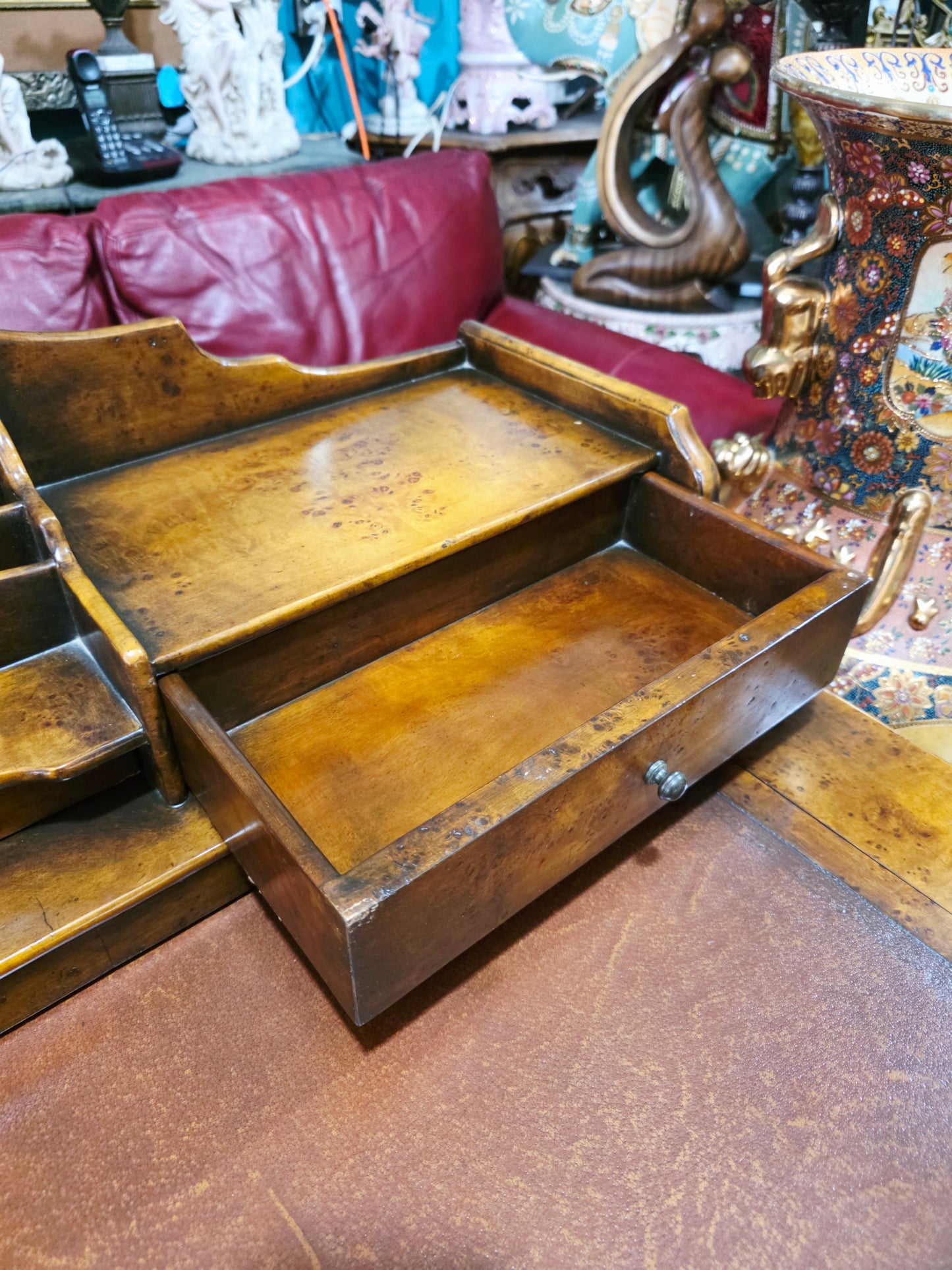 🪶 Secreter Antiguo en Madera de Acacia – Elegancia Clásica y Funcionalidad Atemporal 🪶