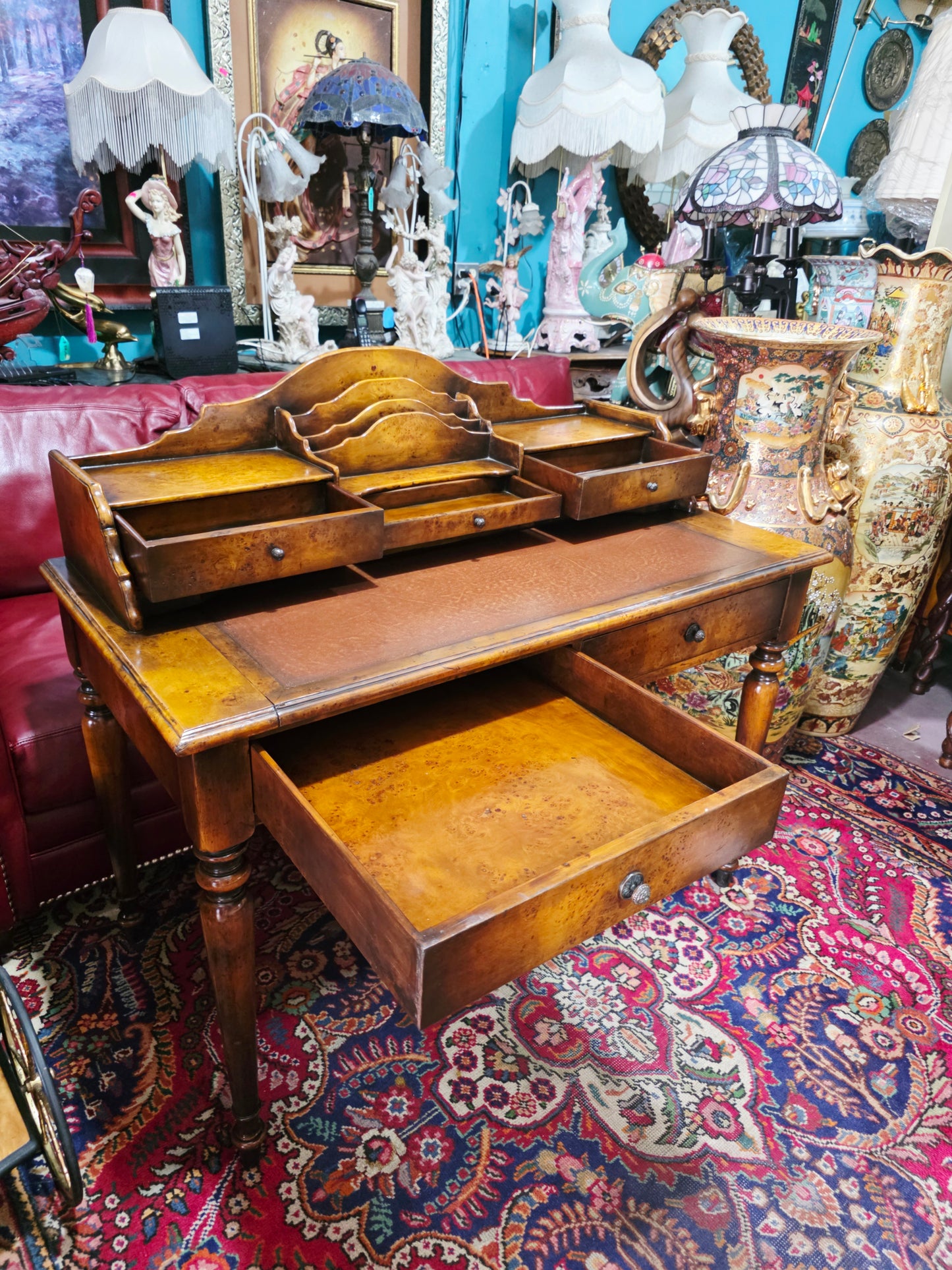 🪶 Secreter Antiguo en Madera de Acacia – Elegancia Clásica y Funcionalidad Atemporal 🪶