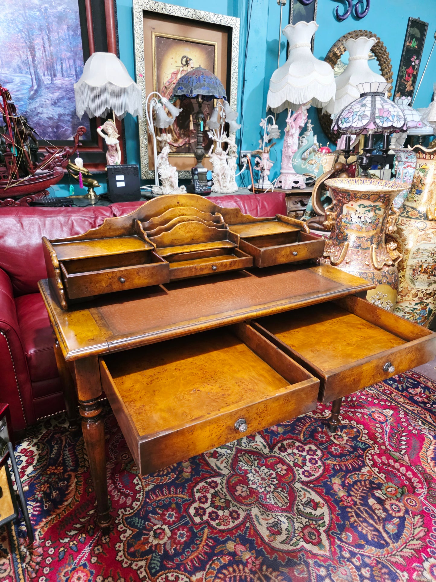 🪶 Secreter Antiguo en Madera de Acacia – Elegancia Clásica y Funcionalidad Atemporal 🪶