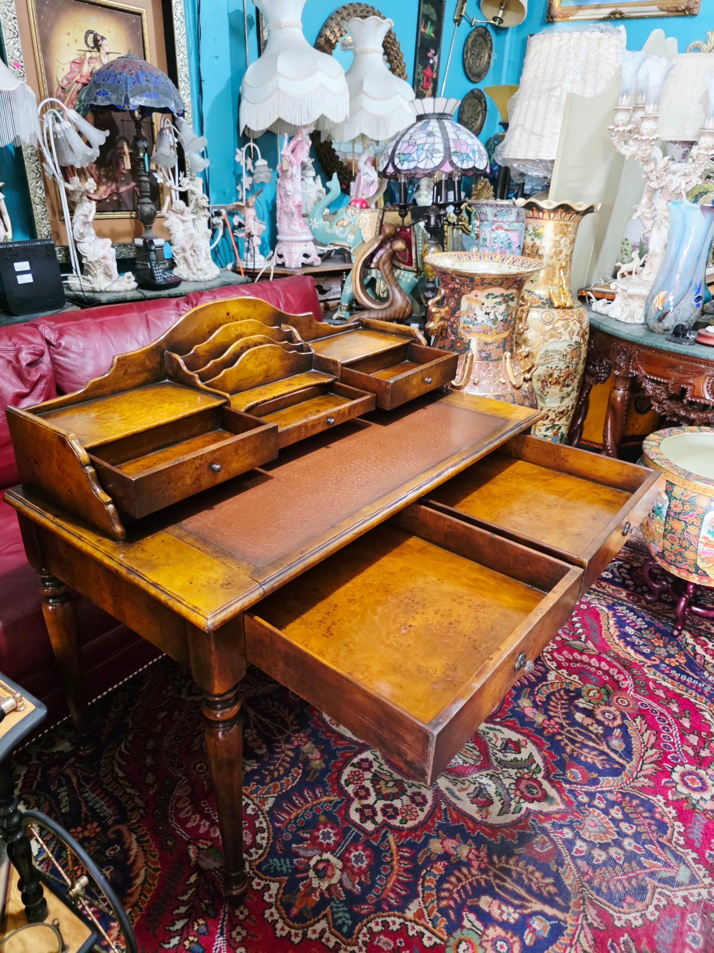 🪶 Secreter Antiguo en Madera de Acacia – Elegancia Clásica y Funcionalidad Atemporal 🪶